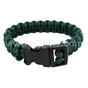 Survival bracelets and paracords